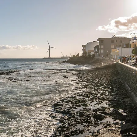 Home2book Coastal Retreat With Sea Views, Apartmán *