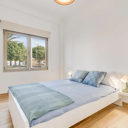 Home2book Coastal Retreat With Sea Views, *